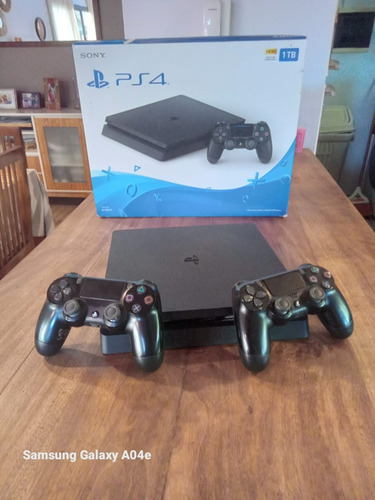 Ps4 Slim De 1 Tb. Todo Original E Impecable En Su Caja. 