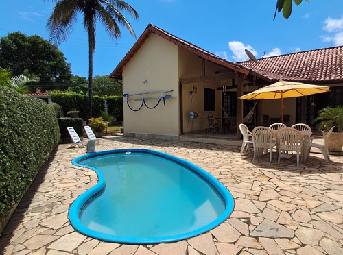 Casa 3 Quartos, Com Piscina Em Maricá E Ampla Área De Lazer. Garagem Coberta.