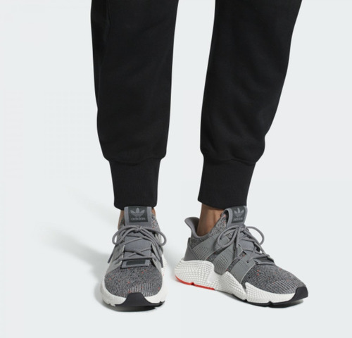 Zapatillas adidas Prophere Grey (blanco-rojo-gris)