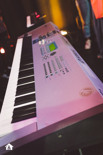 Yamaha Motif Es 8