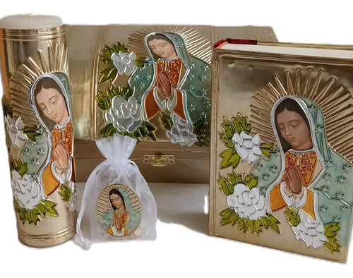 Set Con Biblia, Vela Y Rosario En Baúl De Madera