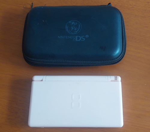 Nintendo Dsi Cor Rosa Com Defeito Não Liga Vendo Jeito Está Conserto Ou Aproveitar Peças Não Possui Acessorios Como Carregador Caneta