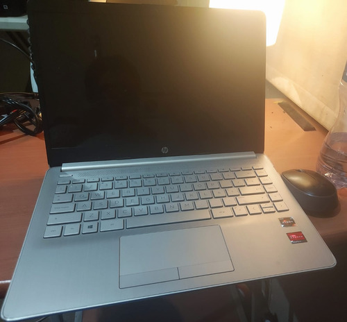 Laptop Hp 14-dk1508la Windows 11 Usada Como Nueva