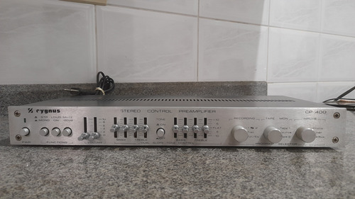 Cygnus Stereo Pre Amplificador Model Cp 400 `perfeito
