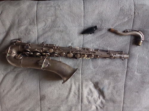 Saxofón Buescher True Tone Serie 65.500,