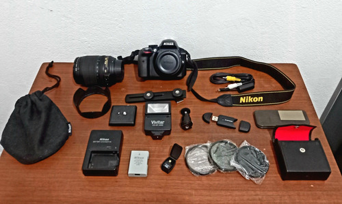 Cámara Nikon D-3300 + Lente Nikon 18-105 + Accesorios