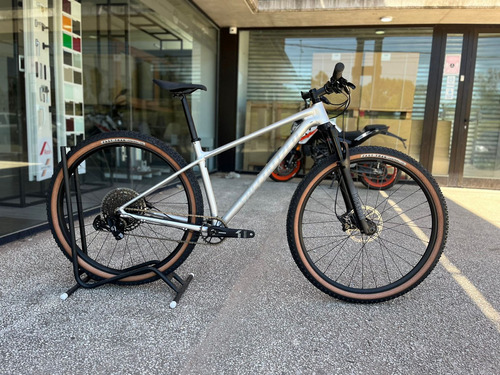 Bicicleta Usada De Mtb Specialized Chisel Comp 2022 Sram 