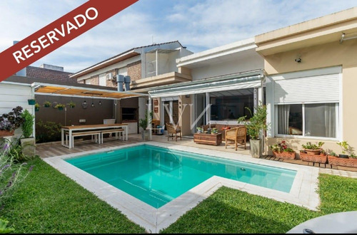 Venta Casa 3 Ambientes Con Garaje, Jardín, Piscina, Jacuzzi Y Parrilla, En Las Lomas De San Isidro