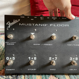 Pedaleira Fender - Mustang Floor