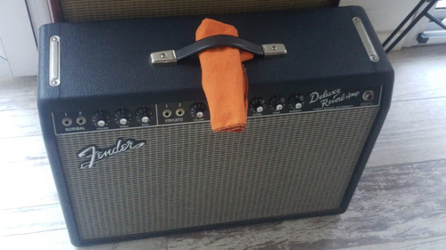 Fender Vintage Reissue Series '65 Deluxe Reverb 