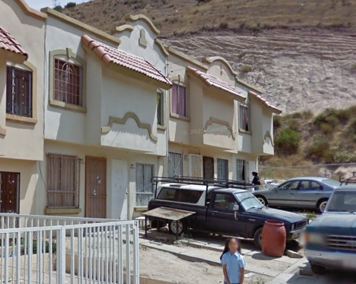 Casa En Remate Bancario En  Del Sauce, Recidencial Del Bosque, Tijuana, Bc. (65% Debajo De Su Valor Comercial, Solo Recursos Propios, Unica Oportunidad) -ijmo2