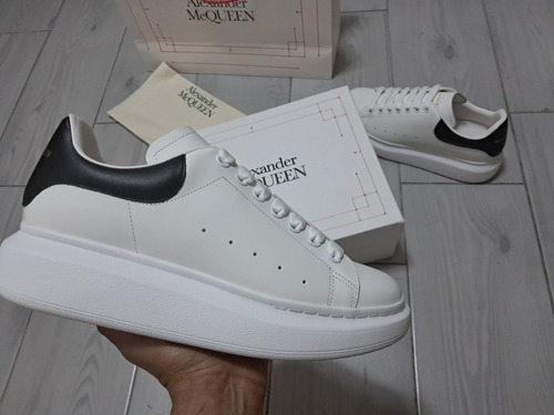 Tenis Alexander Mcqueen Talón Negro 27 Mx