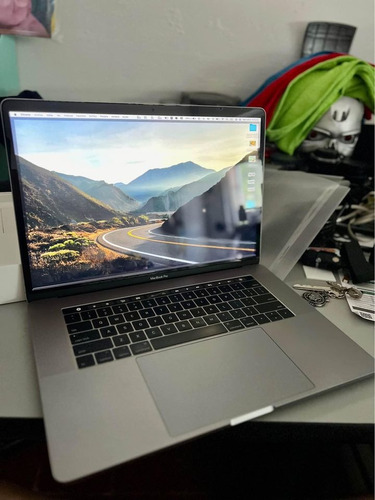 Macbook Pro Touch Bar 15 Pulgadas 16 Gb Ram, 512 Gb Ssd 