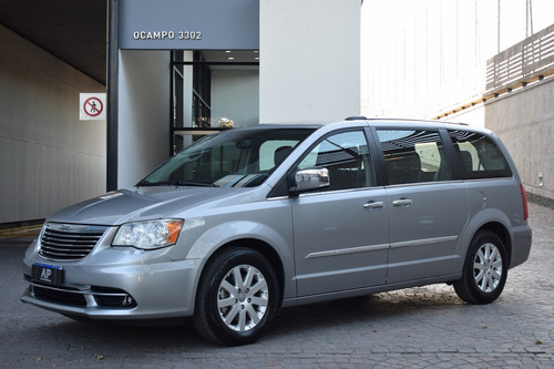 Chrysler Town & Country Limited 2017 Con 60.000kms. 