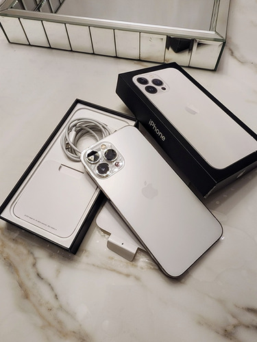 Espectacular iPhone 13 Pro Max 512 Gb - Silver Plateado