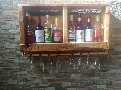 Mini Bar Rustico Fabricado De Manera Artesanal Con Pallet. 