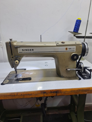 Maquina Plana Singer 191 D200aa