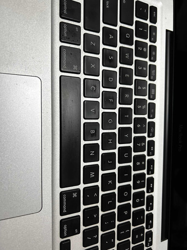 Macbook Pro 2011 (apenas Para Peças)