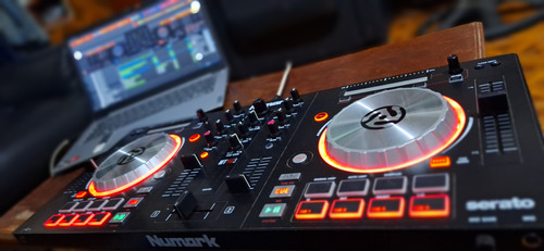 Controlador Dj Numark Mixtrackpro 3