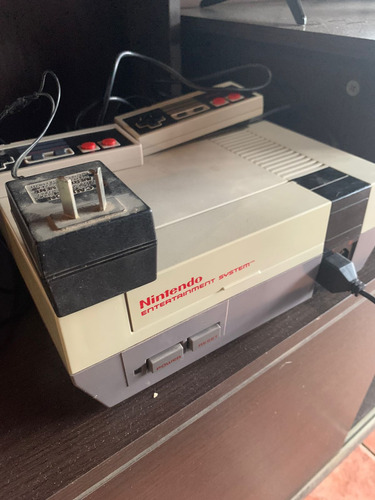 Nintendo Nes 2 1985 Con Juegos ,y Accesorios Funcionando. 
