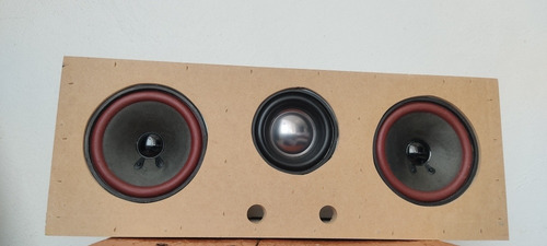 Caja De Altavoces Y Subwoofer