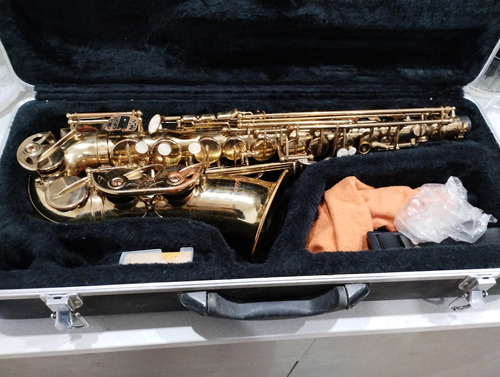 Saxofón Alto 