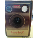 Vendo Cámara Fotográfica Kodak Brownie Flash Iv Decoracion.