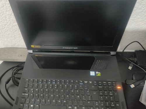 Laptop Acer Tritón 700