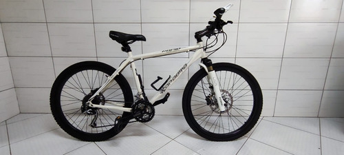 Bicicleta Dabomb Aro 26