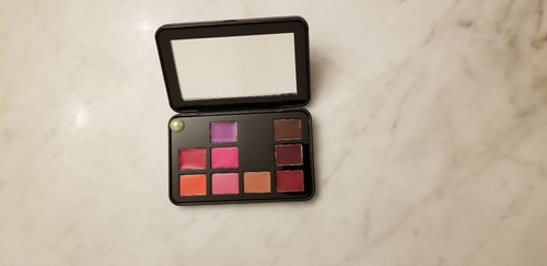 Mac Cheek X 3: Acoustica / Jeremy Scott 