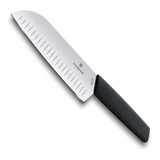 Cuchillo Santoku Victorinox® Swiss Modern, 17cm Color Negro 6.9053.17kb