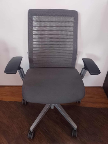 Silla Ergonómica Steelcase (think V2) Color Gris