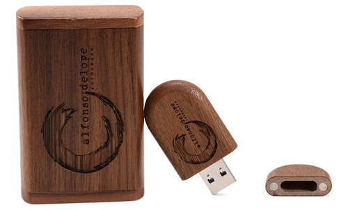 4 Pzs Memorias Usb 32 Gb De Madera Con Mensaje Personalizado