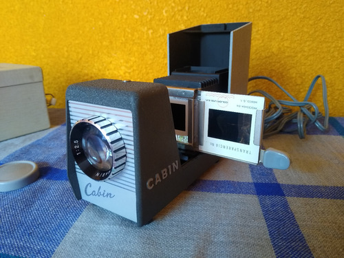 Mini Proyector Portátil Para Diapositivas 35mm/ Suiza 1966