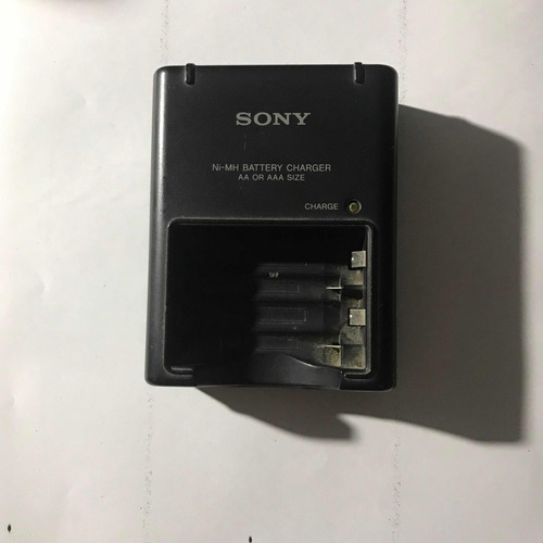 Cargador De Pilas Aa Y Aaa. Marca Sony. Made In Usa.