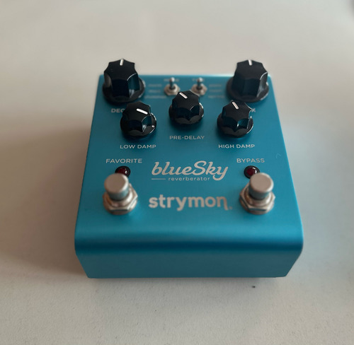 Pedal De Efecto Strymon Bluesky Reverberator  Azul