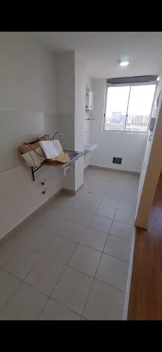Departamento: Sala, Cocina, Dos Cuartos , Pequeña Lavanderi