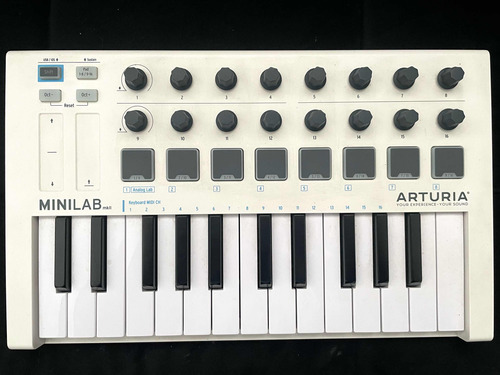 Controlador Midi Arturia Mk2 (ableton Live 10 Lite Incluído)