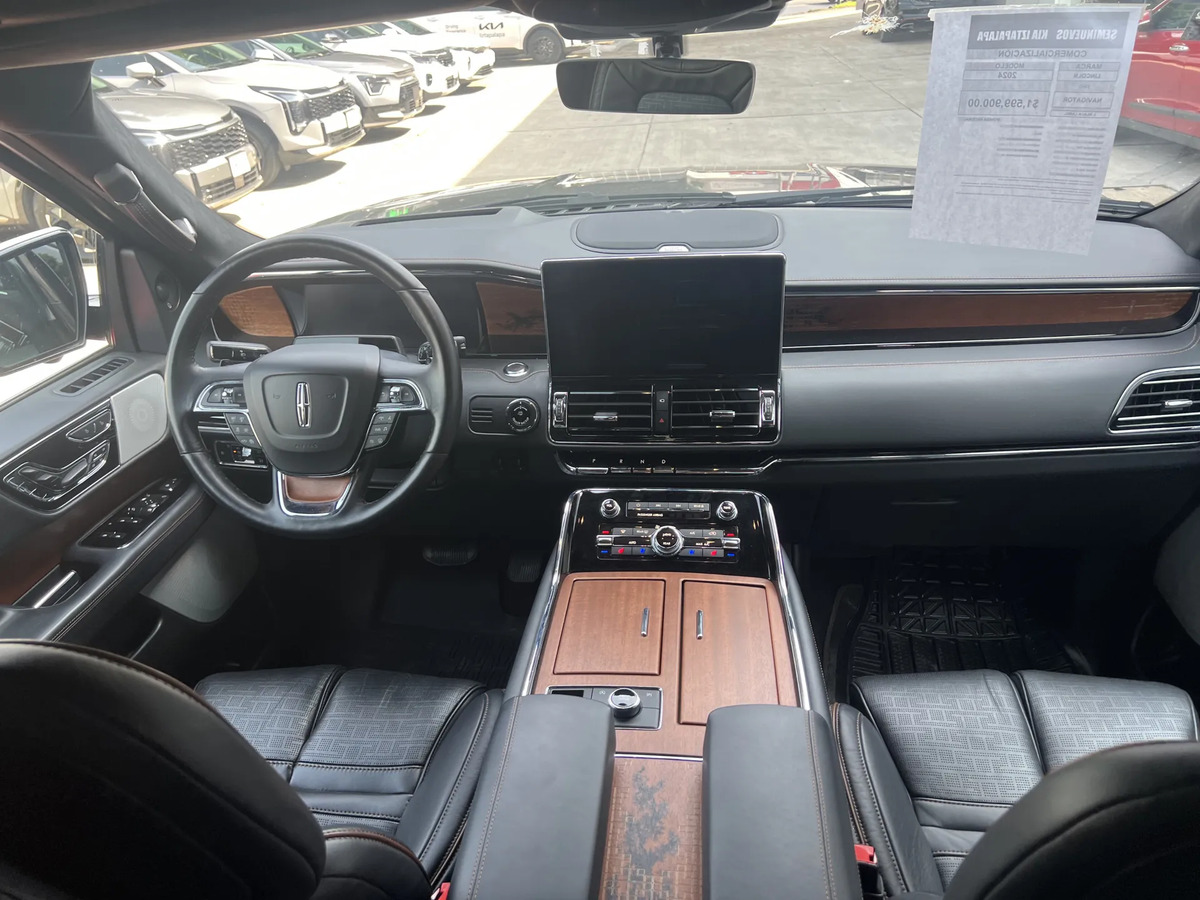 Lincoln Navigator 2024 - Imagen 11