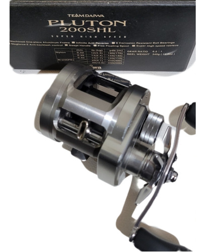 Carretilha Daiwa Pluton 200shl