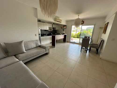 Venta Departamento En La Isla Del Canal, Nordelta Frente Al Río