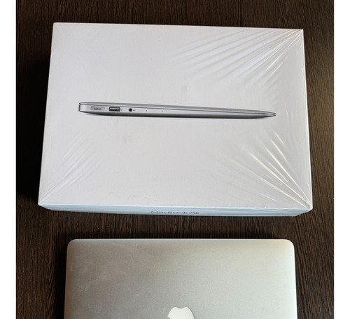 Macbook Air 13 (2015) Intelcore I5 - 8gb Ram - 256gb Ssd