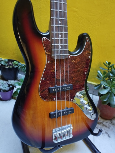 Bajo Squier Jazz Bass Vintage Modifiied Impecable !!