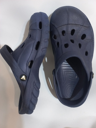 Gomones Azules Número 42. Estilo Crocs.