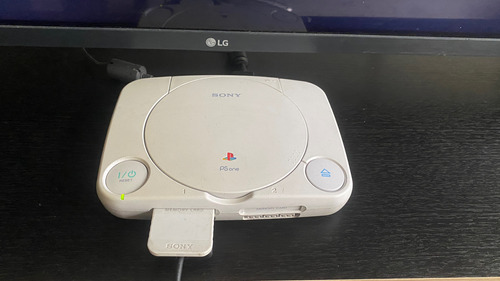 Playstation 1 Slim + Control Y Memory Card