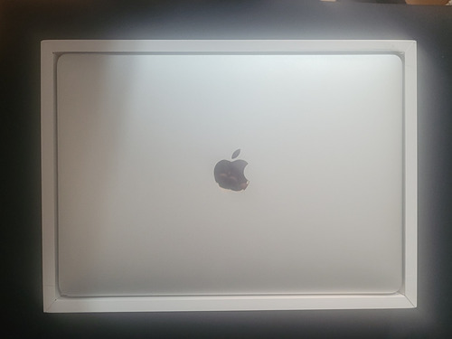 Macbook Pro 13 2020 8gb 256ssd