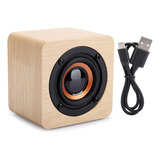 A Mini Altavoz De Madera Amarillo Pequeño Con Carga Usb B