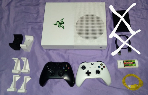 Xbox One S + 2 Joysticks