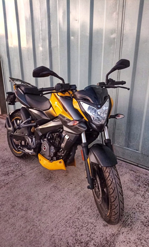 Rouser Ns200