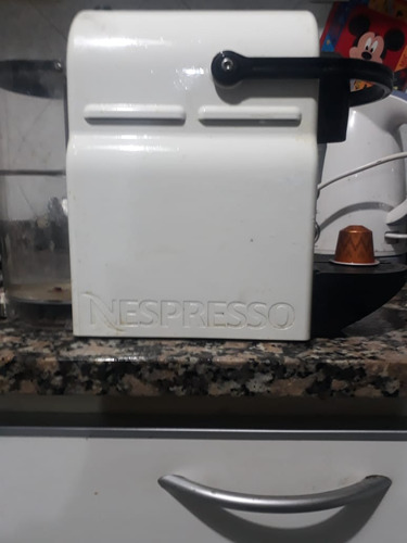 Cafetera Nexpresso Inissia C40 Con Aeroccino